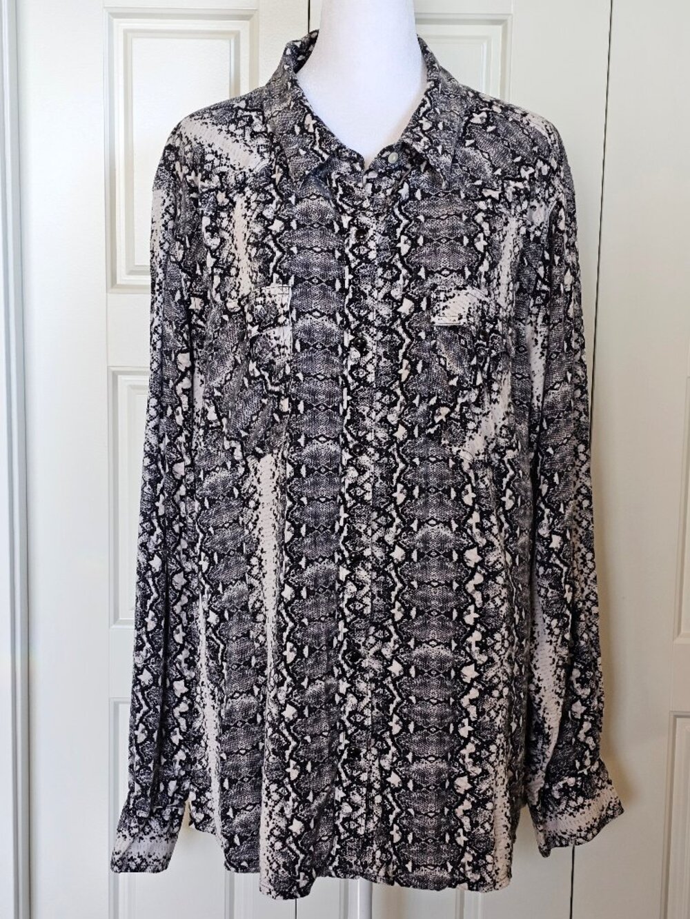 Wrangler Retro Women's 3XL Snake Print Western Pearl Snap Shirt Black White